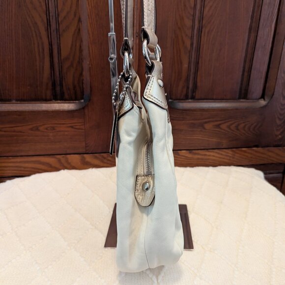 Coach F17219 Soho Lynn Ivory White & Gold Leather Hobo Shoulder Bag Purse - Picture 5 of 16